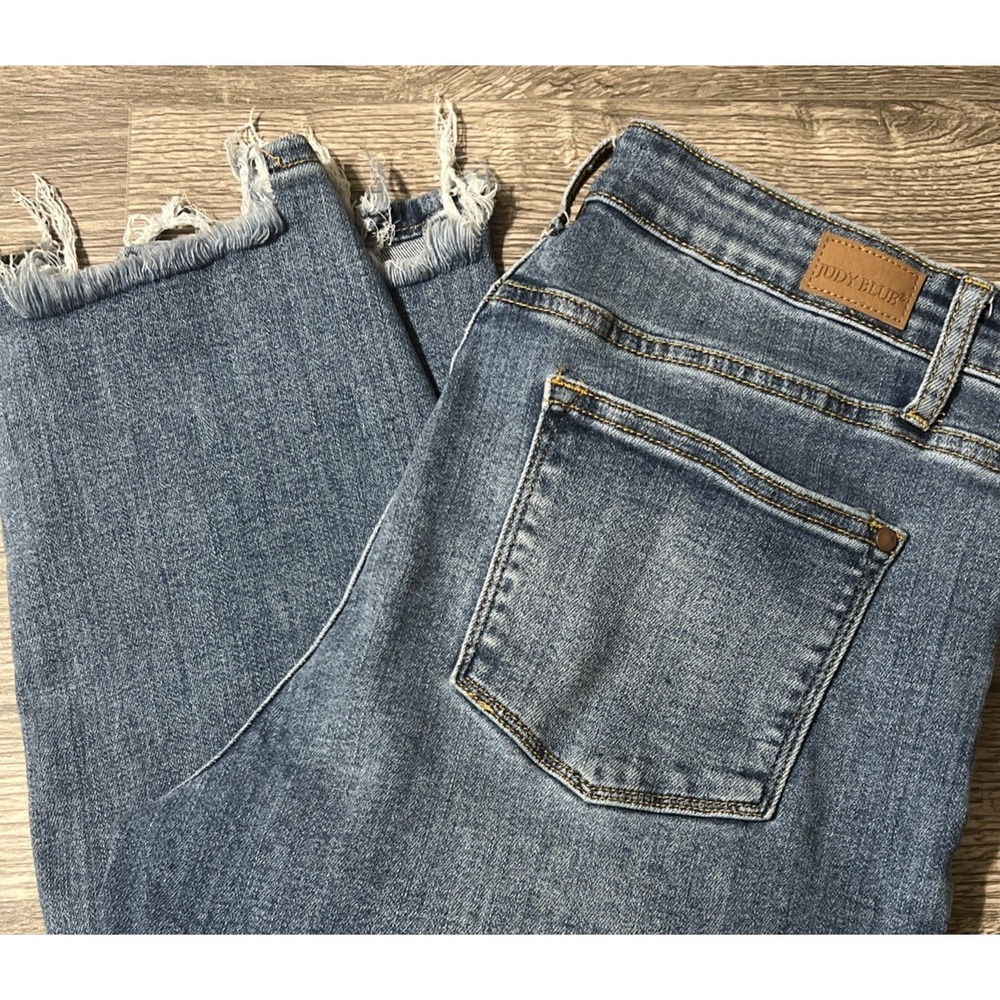 Judy Blue High Rise Destructed Hem Slim Fit Cropped Jeans Size 15/32 (32x28)